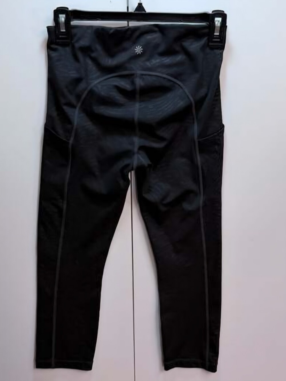 Athleta Ultimate Stash Pocket Embossed Capri Women's Small S Black Grey Athletic - Picture 8 of 12